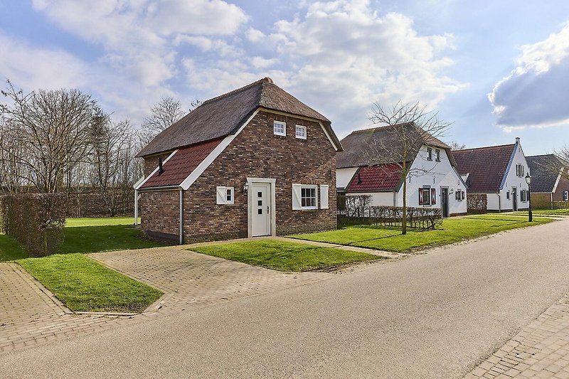 Außenseite Ferienhaus (Sommer)