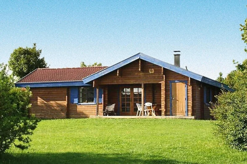 Außenseite Ferienhaus (Sommer)
