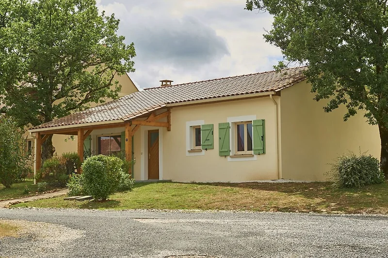Außenseite Ferienhaus (Sommer)