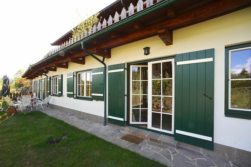Außenseite Ferienhaus (Sommer)