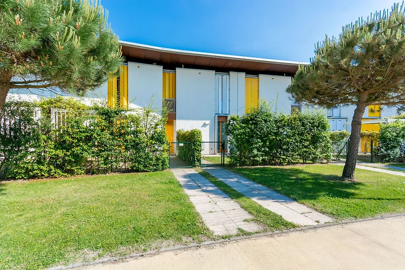 Außenseite Ferienhaus (Sommer)