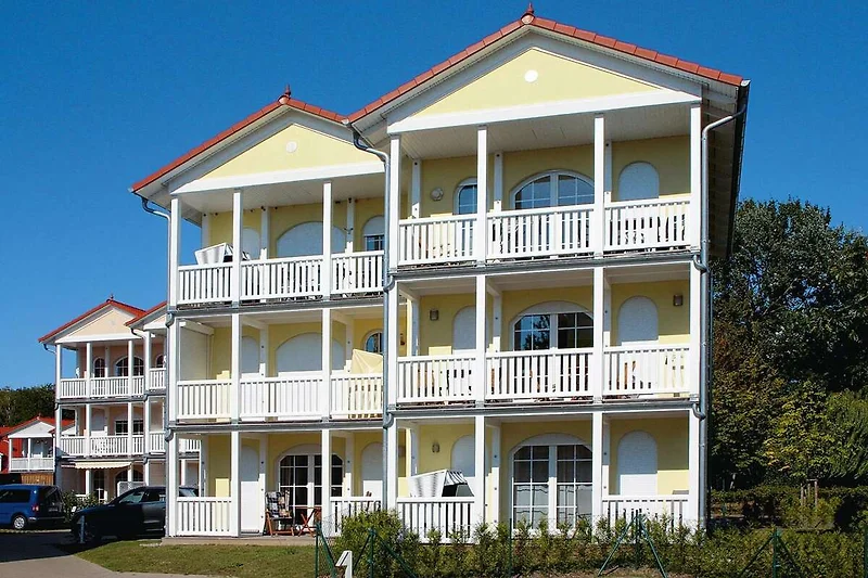 Außenseite Ferienhaus (Sommer)