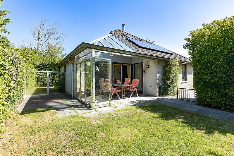 Außenseite Ferienhaus (Sommer)