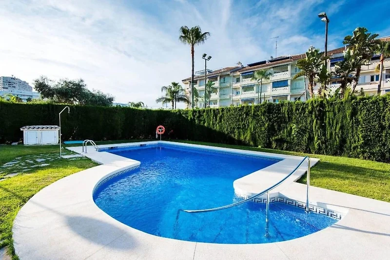 Piscina casa vacanze