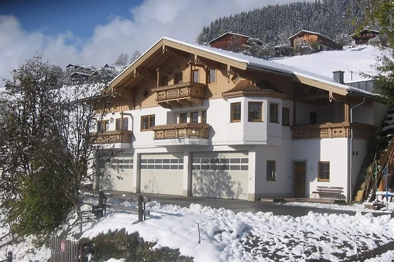Außenseite Ferienhaus (Winter)