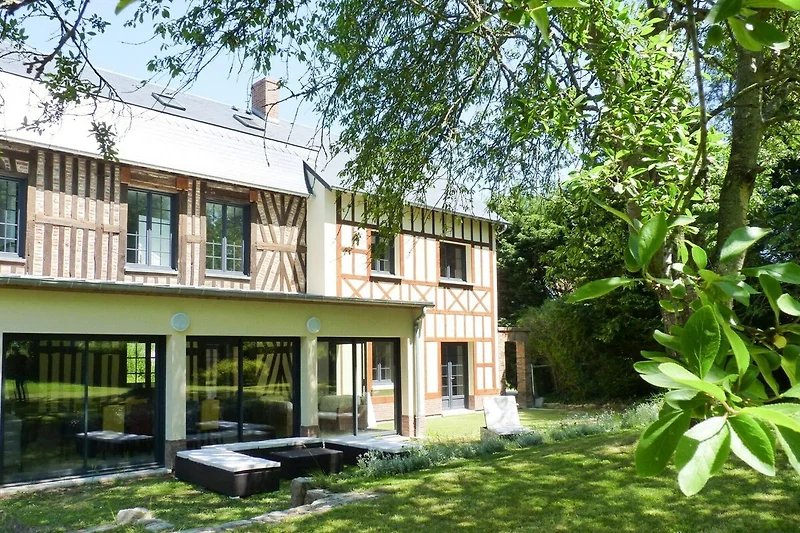 Außenseite Ferienhaus (Sommer)