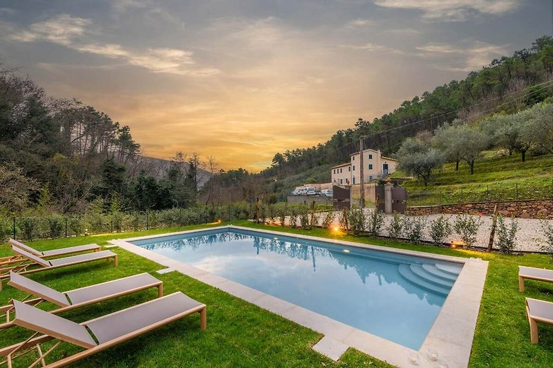 Piscina casa vacanze