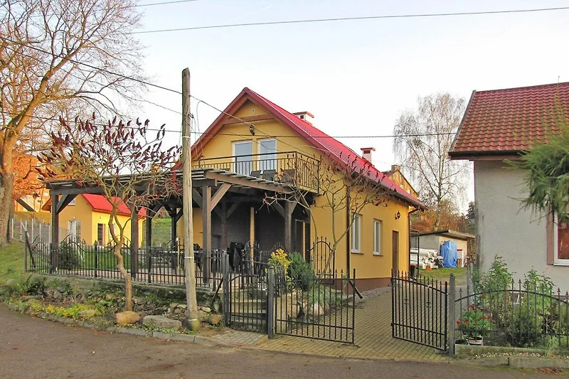Außenseite Ferienhaus (Sommer)
