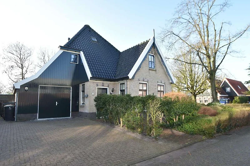 Exterieur vakantiehuis (winter)