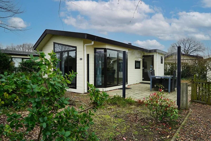 Außenseite Ferienhaus (Sommer)