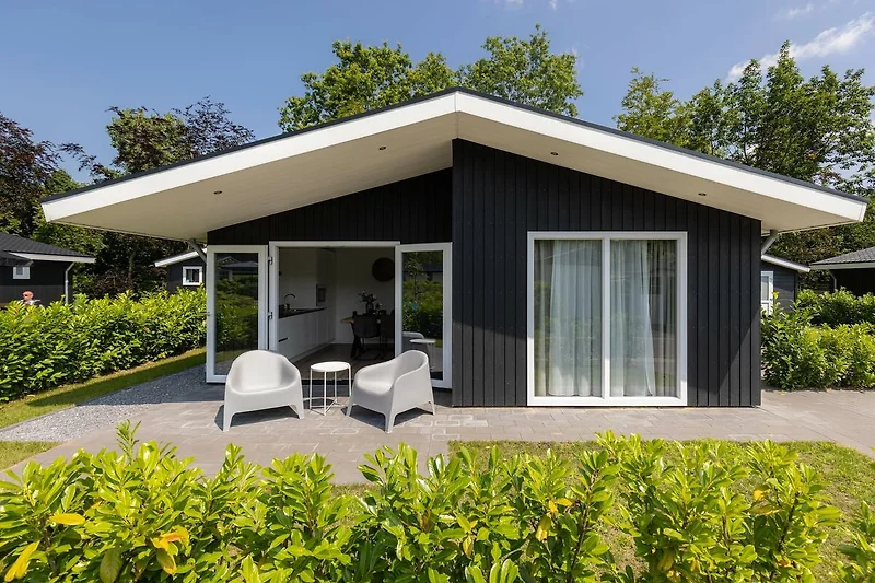 Außenseite Ferienhaus (Sommer)