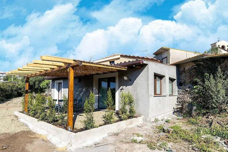 Außenseite Ferienhaus (Sommer)