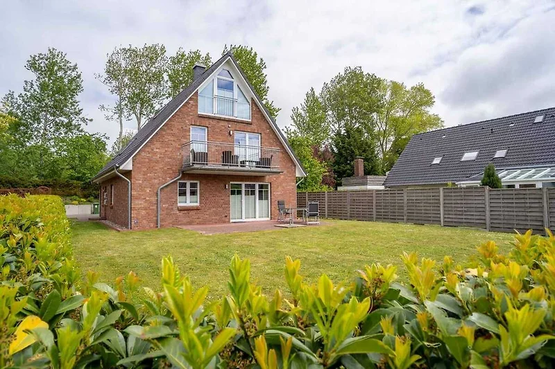 Außenseite Ferienhaus (Sommer)