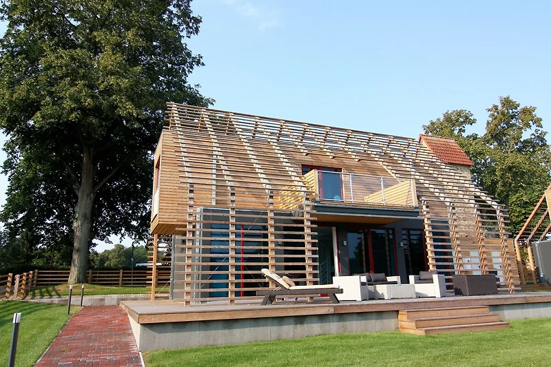 Außenseite Ferienhaus (Sommer)