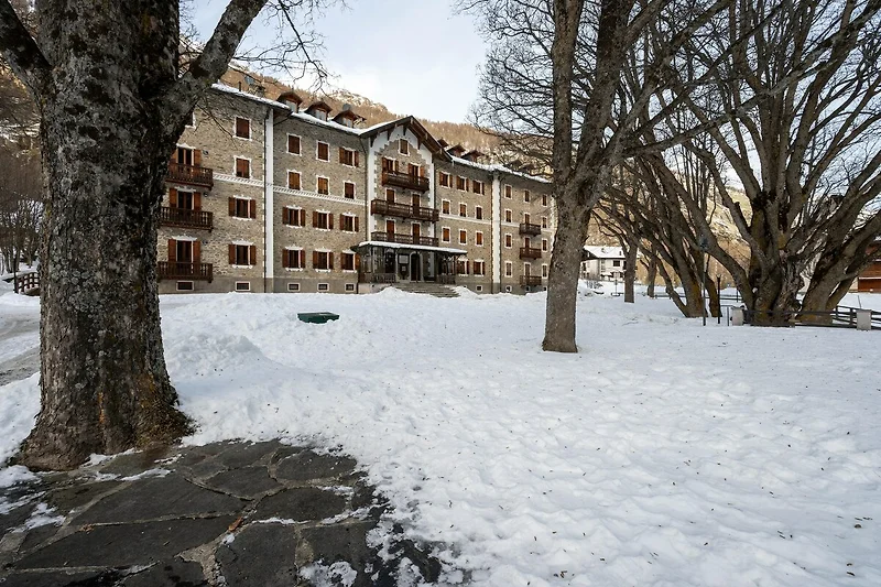 Außenseite Ferienhaus (Winter)