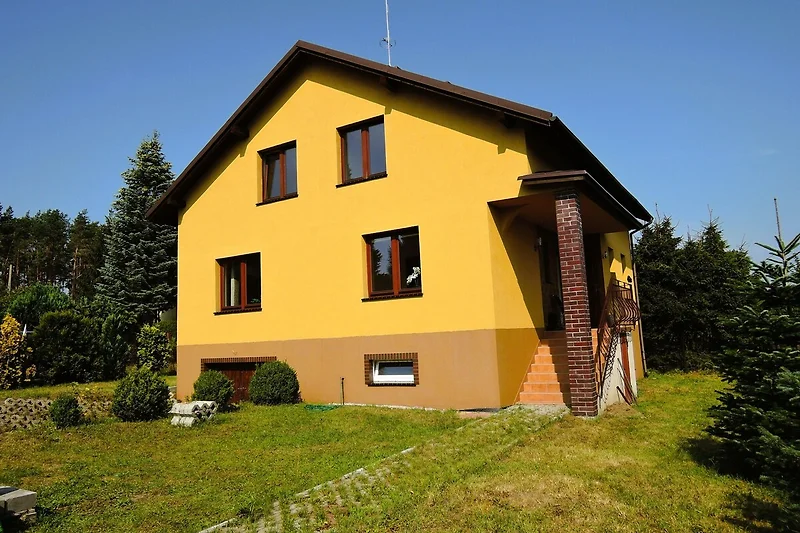 Außenseite Ferienhaus (Sommer)