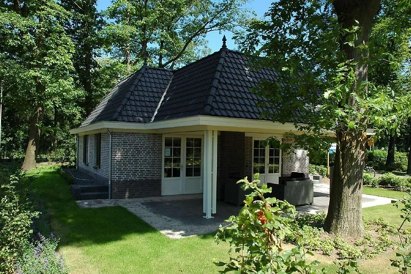 Außenseite Ferienhaus (Sommer)