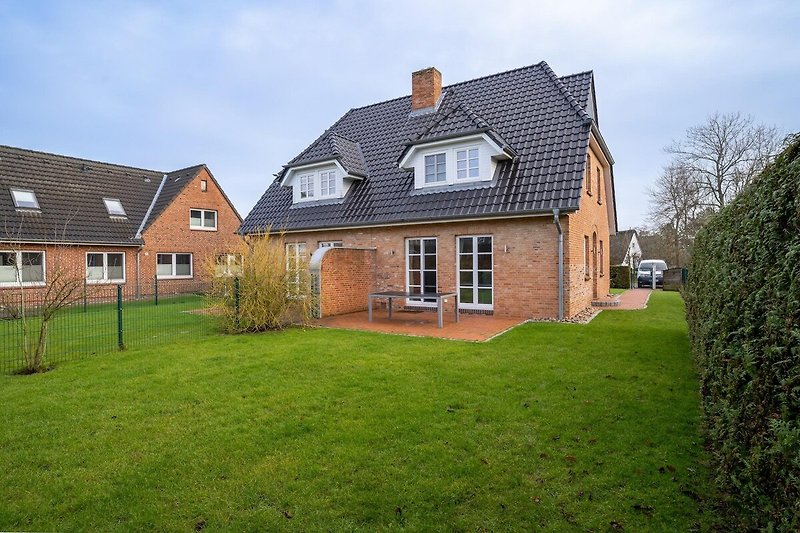 Außenseite Ferienhaus (Sommer)