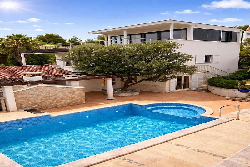 Schwimmbad des Ferienhauses
