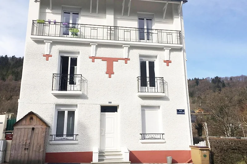 Außenseite Ferienhaus (Sommer)