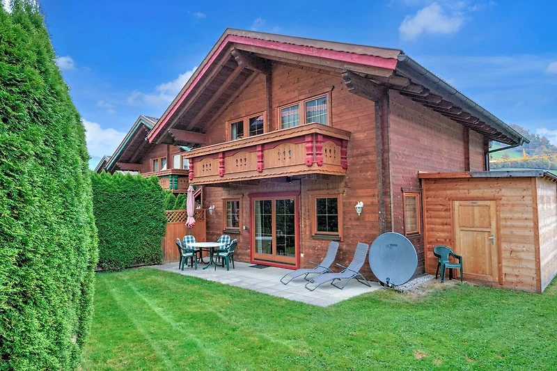 Außenseite Ferienhaus (Sommer)