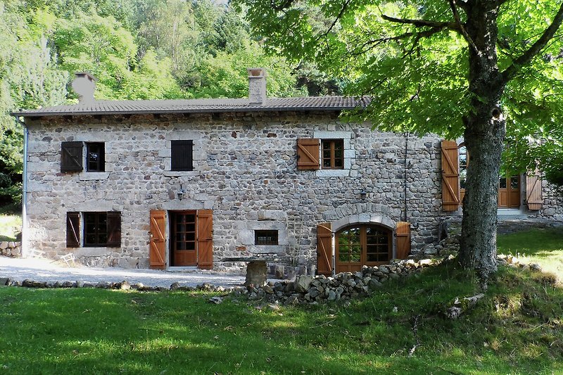 Außenseite Ferienhaus (Sommer)