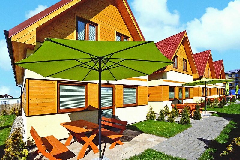 Außenseite Ferienhaus (Sommer)