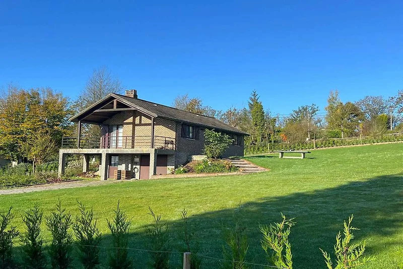 Außenseite Ferienhaus (Sommer)