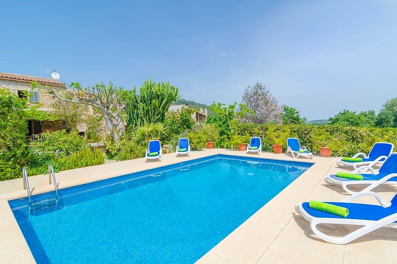 Piscina casa vacanze