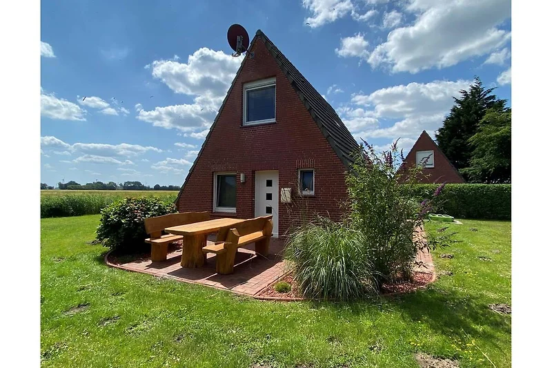 Außenseite Ferienhaus (Sommer)