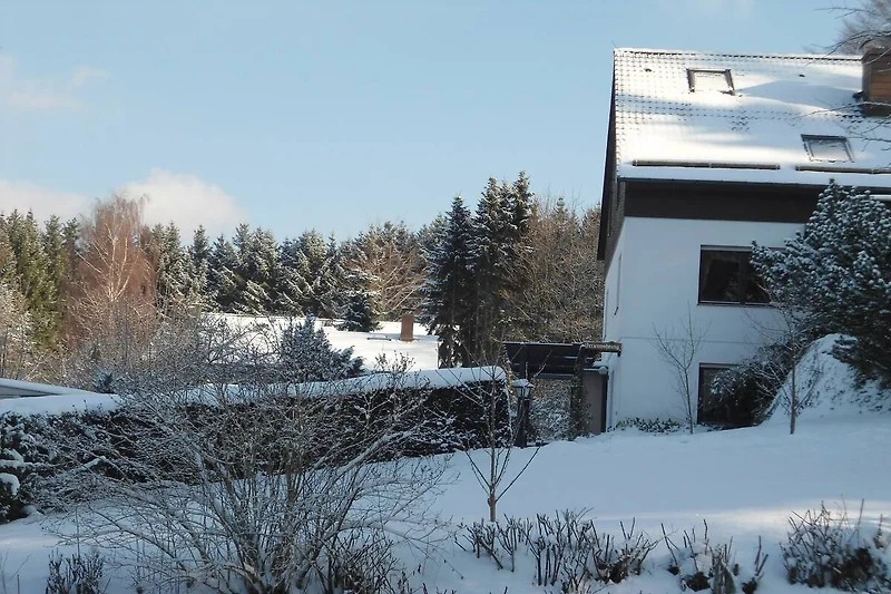 Außenseite Ferienhaus (Winter)
