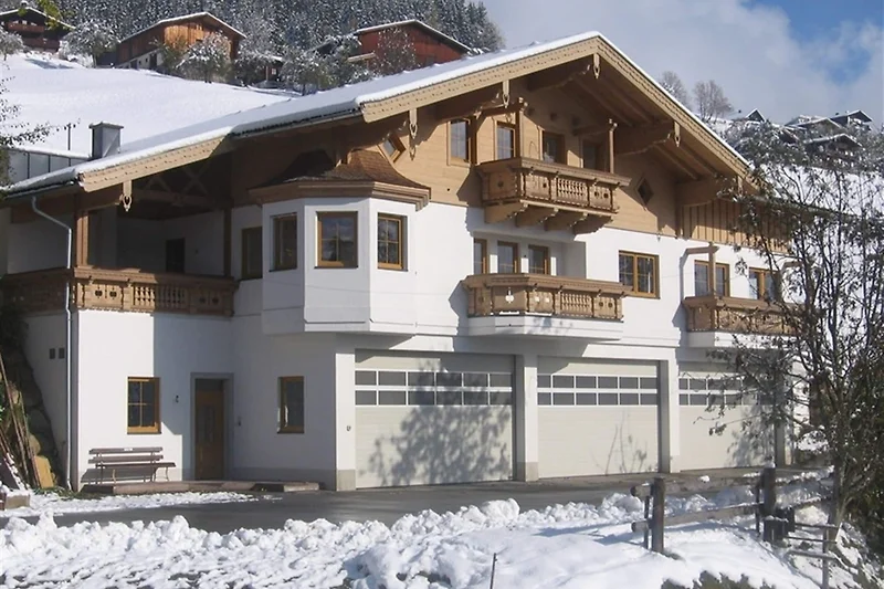 Außenseite Ferienhaus (Winter)