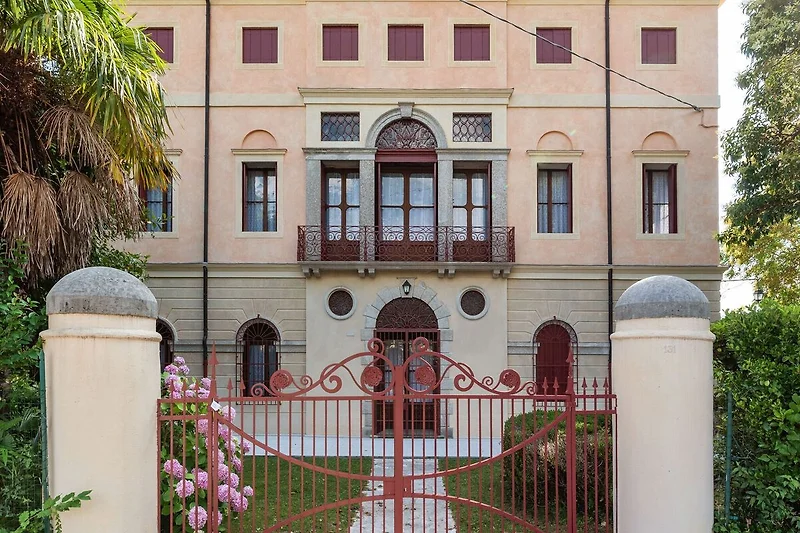 Esterno casa vacanze (estate)