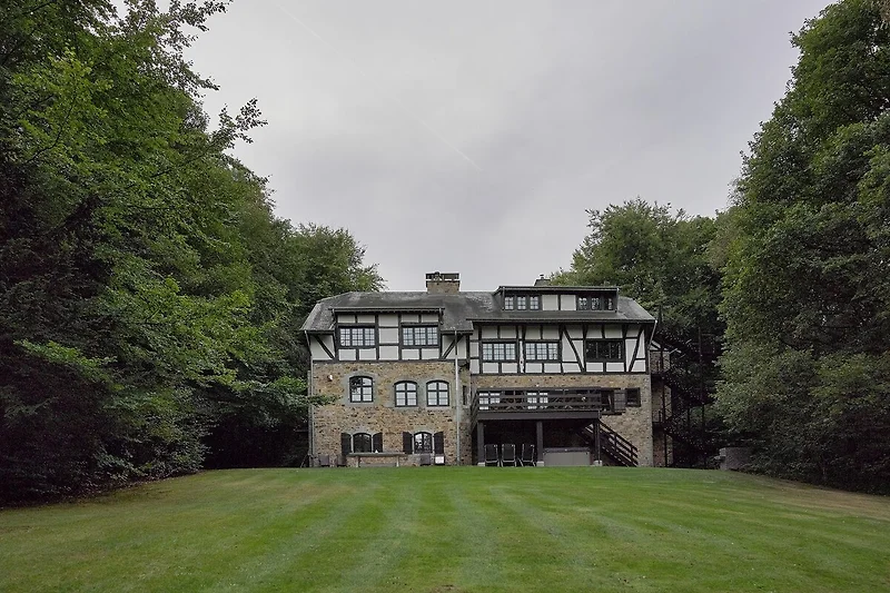 Außenseite Ferienhaus (Sommer)