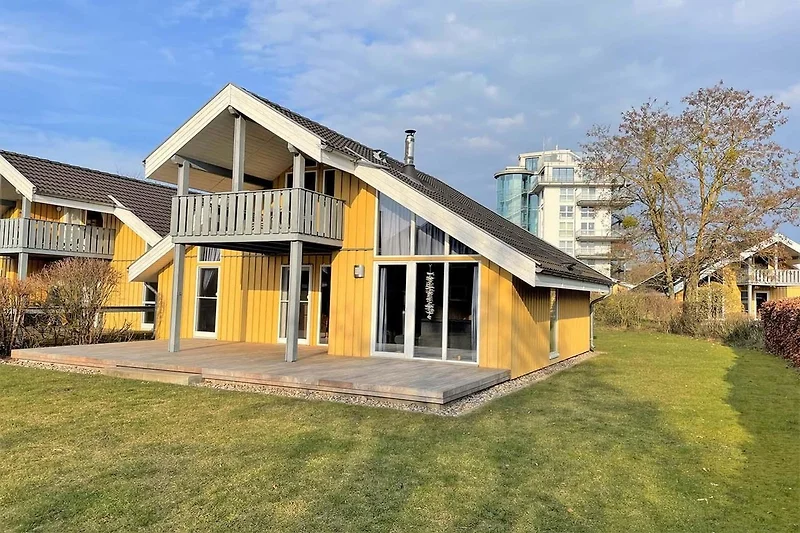 Außenseite Ferienhaus (Sommer)