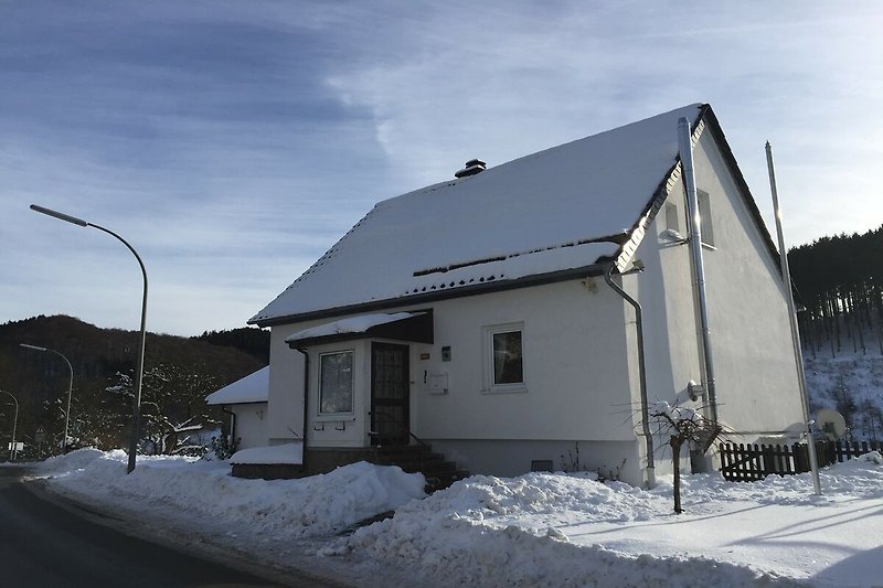 Außenseite Ferienhaus (Winter)