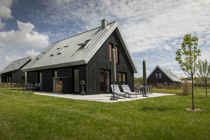 Außenseite Ferienhaus (Sommer)