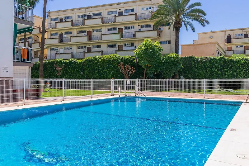 Piscina casa vacanze