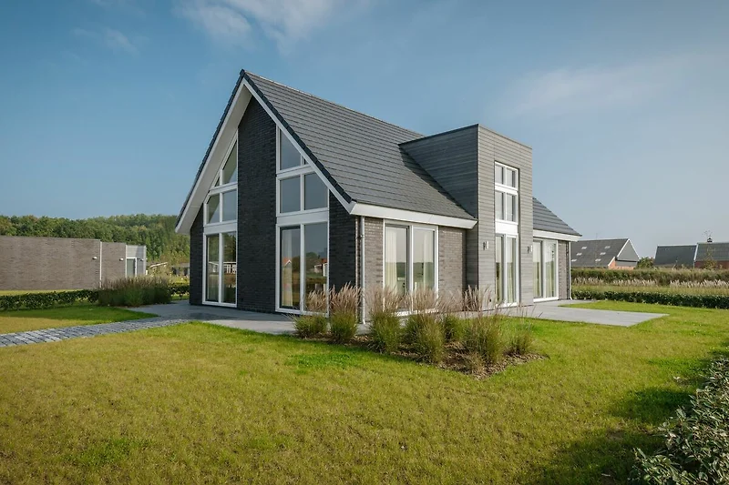 Außenseite Ferienhaus (Sommer)