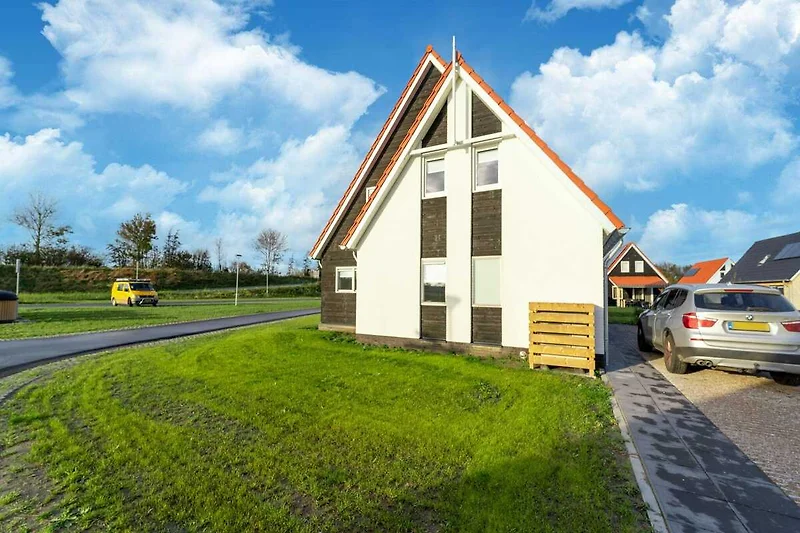 Außenseite Ferienhaus (Sommer)