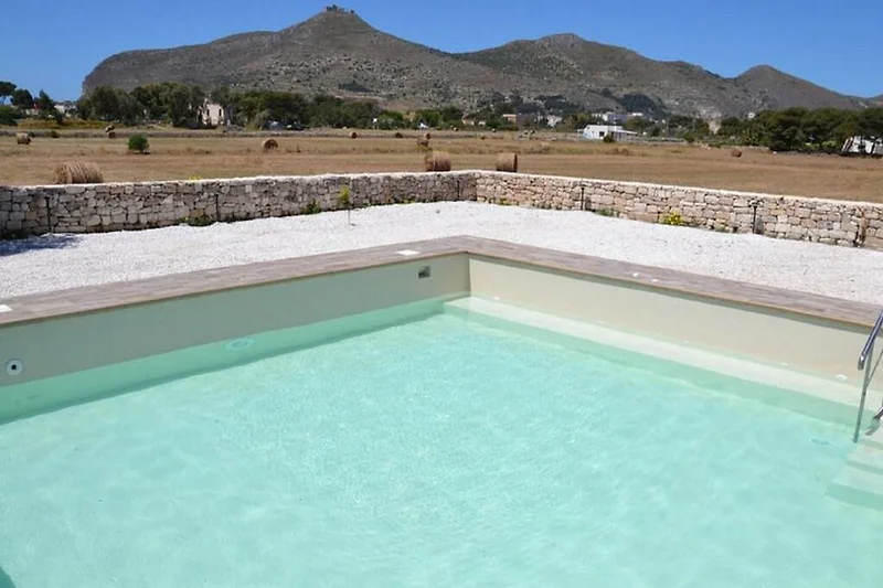 Piscina casa vacanze