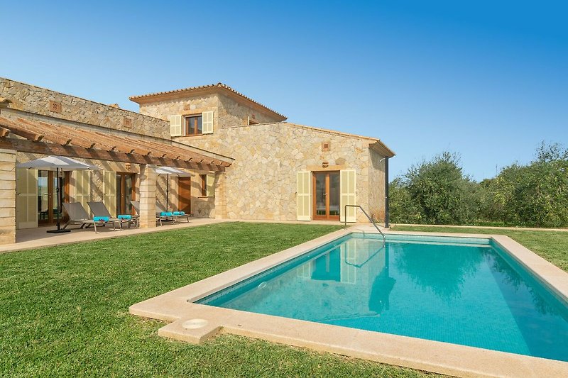 Piscina casa vacanze