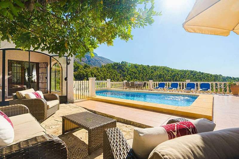 Piscina casa vacanze