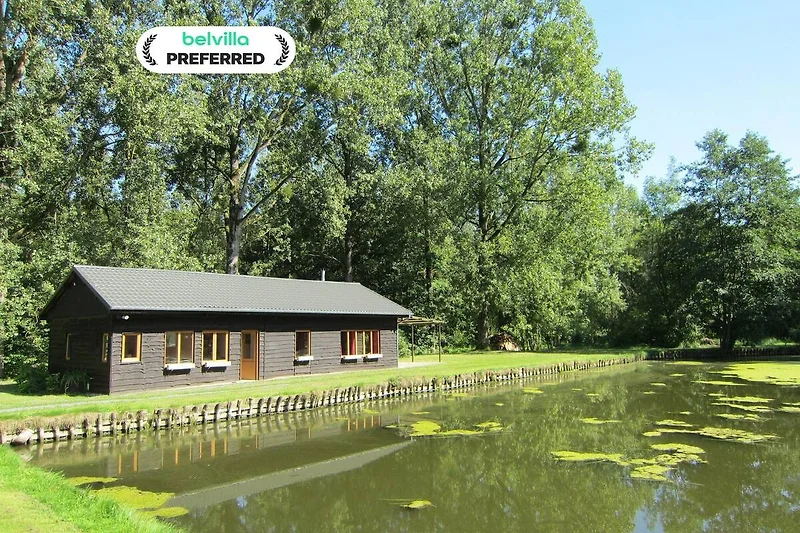 Außenseite Ferienhaus (Sommer)