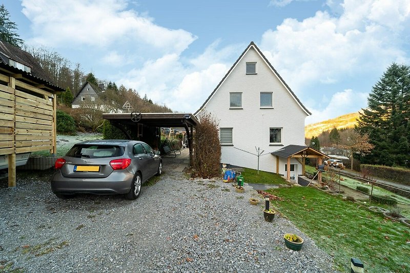 Außenseite Ferienhaus (Sommer)