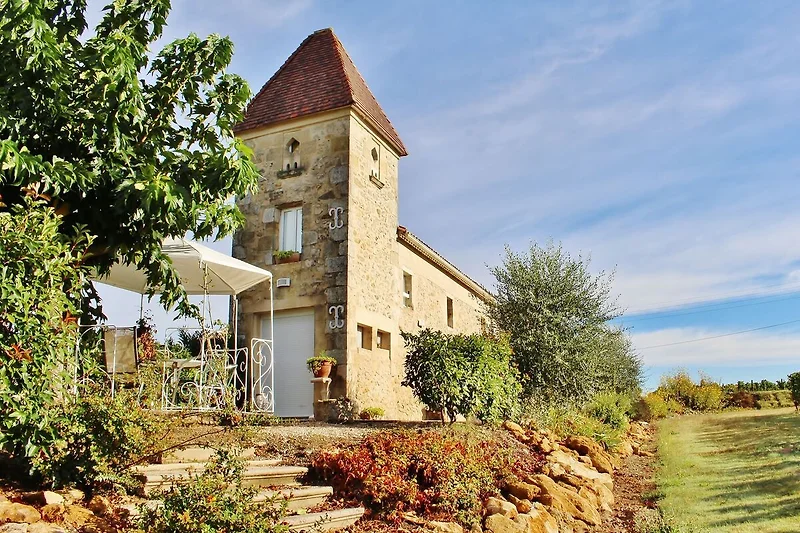 Außenseite Ferienhaus (Sommer)