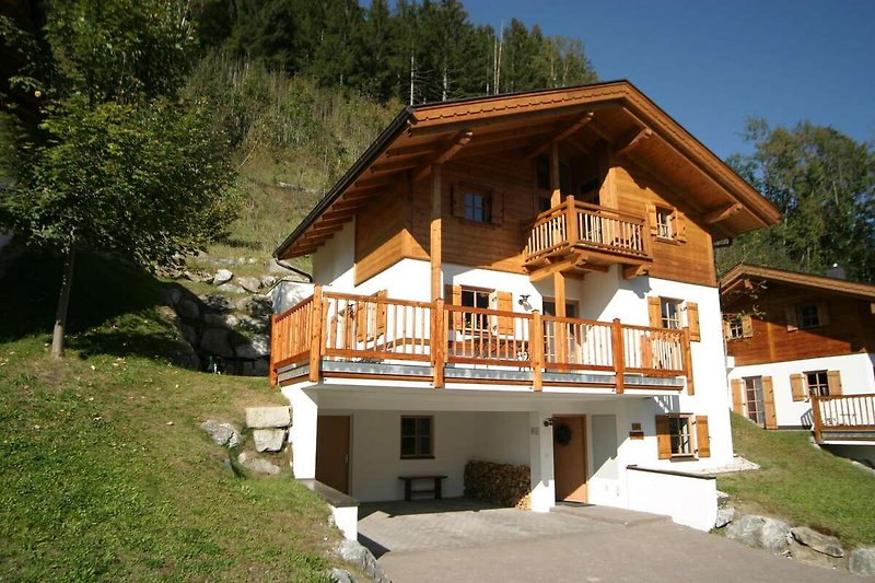 Außenseite Ferienhaus (Sommer)