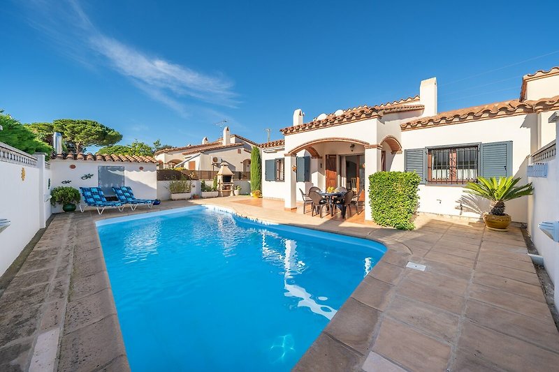 Piscina casa vacanze