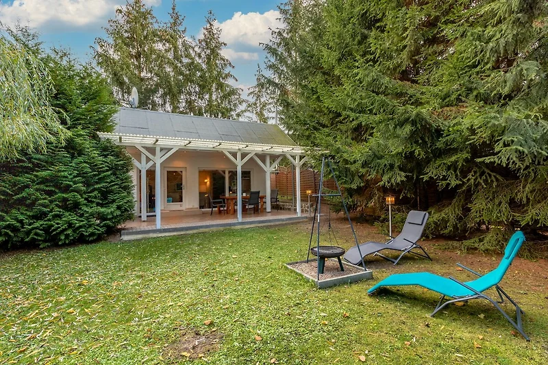 Außenseite Ferienhaus (Sommer)