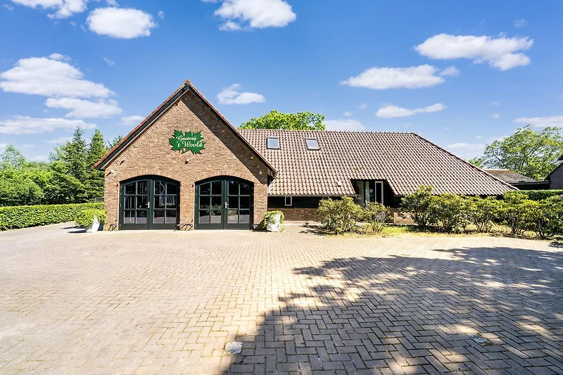 Außenseite Ferienhaus (Sommer)